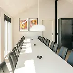 Dom wakacyjny Luxury Retreat With Pool