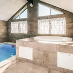 Dom wakacyjny Luxury Retreat With Pool *