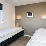 Luxury Retreat With Pool * Harboør